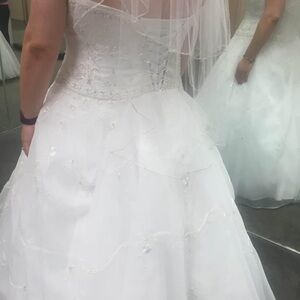 Elegant White Wedding Dress with Veil